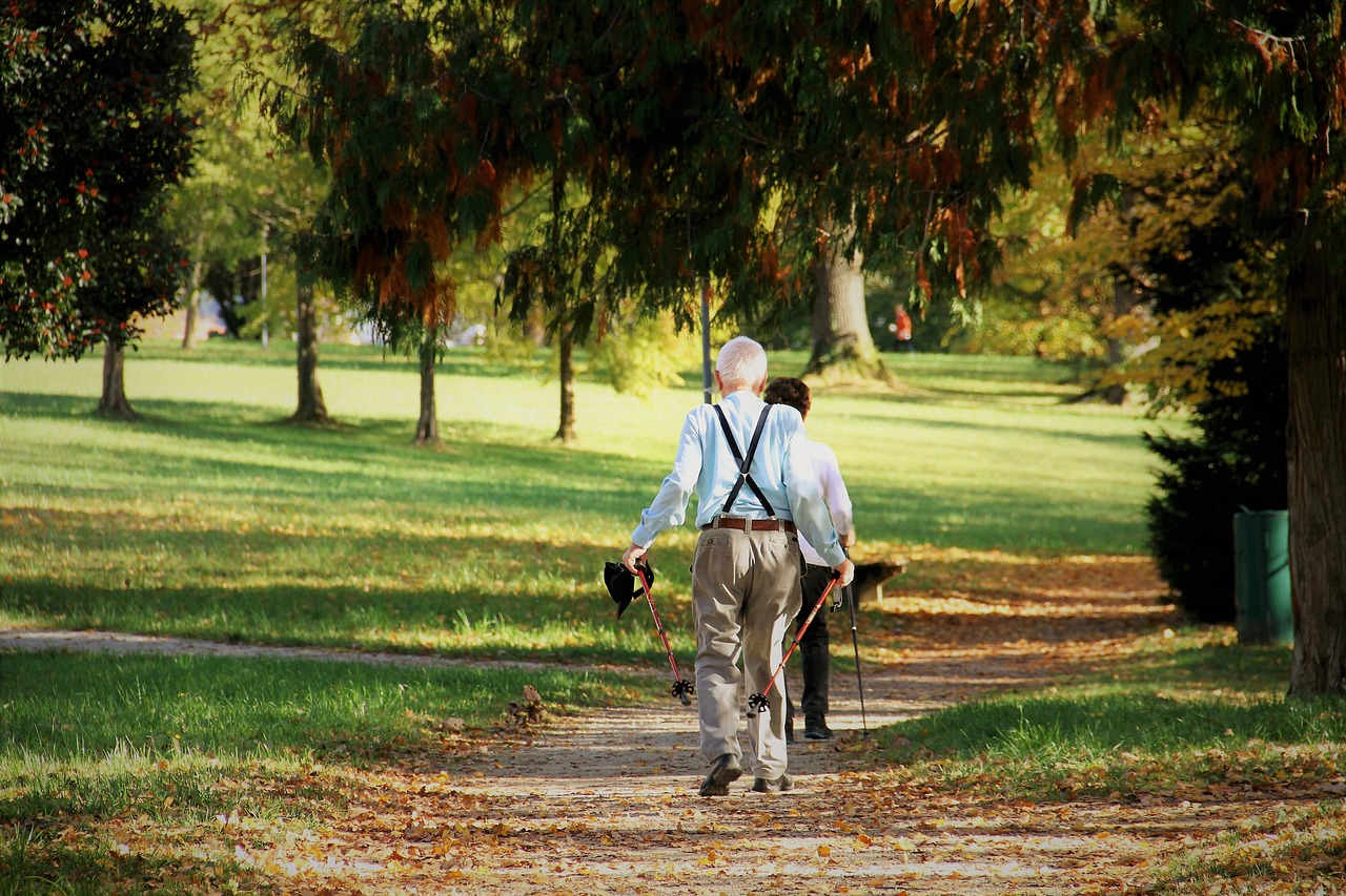 nordic walking sport dla seniorów