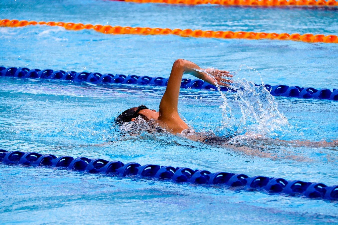 nauka pływania dla seniorów